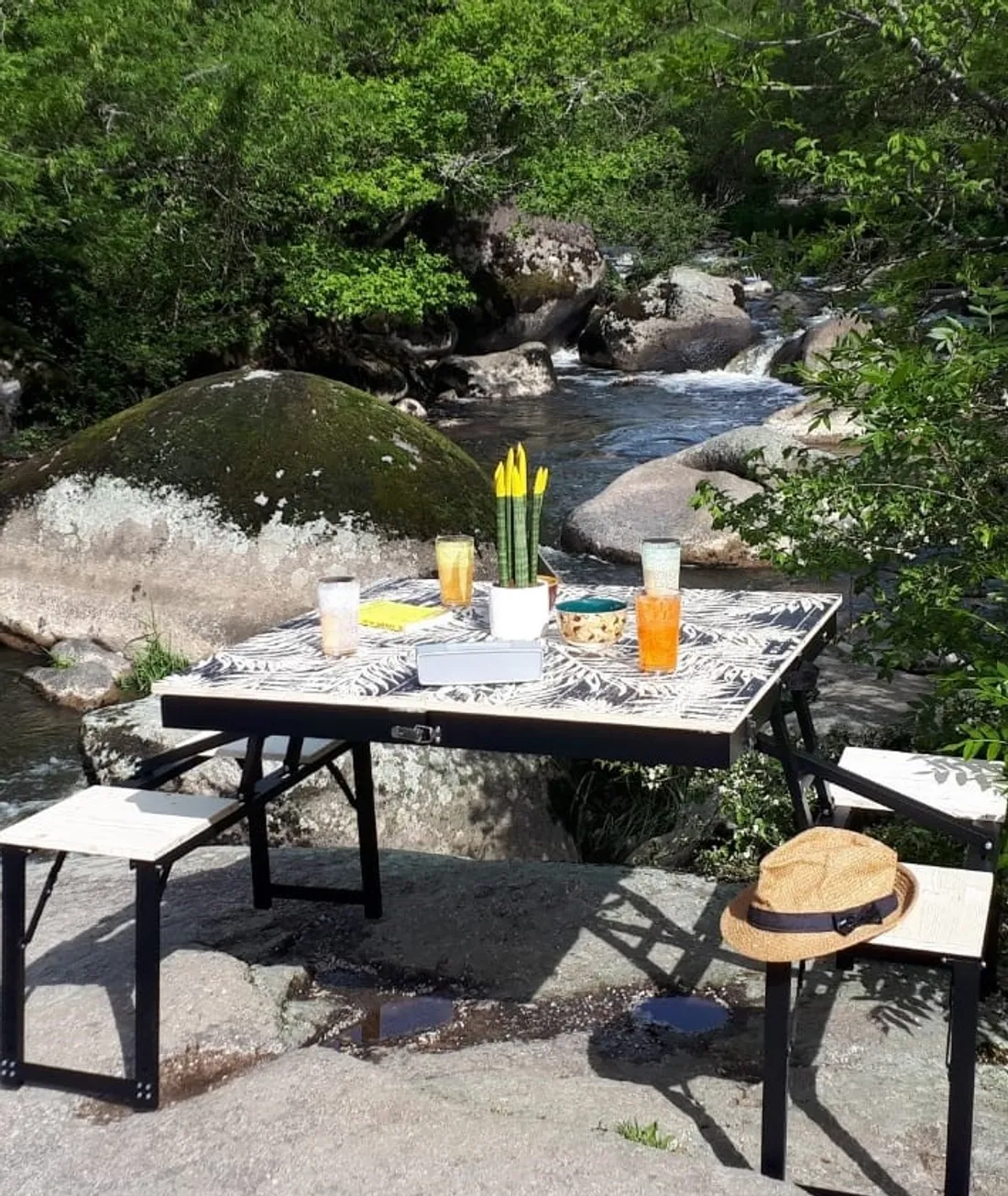 Dezyco, table en extérieur